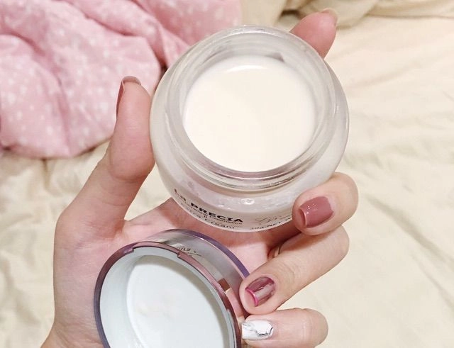 Флюидный крем на основе экстракта плаценты, керамидного комплекса и коллагена UTP La PRECIA Placenta Cream Флюидный крем на основе экстракта плаценты, керамидного комплекса и коллагена UTP La PRECIA Placenta Cream